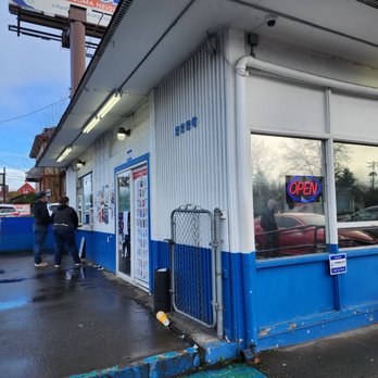 MSM Deli - 45 minute wait on a dirty wet noisy patio. - Delis Near Me - Tacoma, Washington MSM Deli - 45 minute wait on a dirty wet noisy patio. - Delis Near Me - Tacoma, Washington
