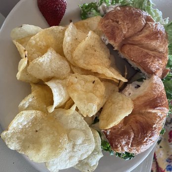 Bread Basket Cafe & Bakery - Bakeries Near Me - Danville, Indiana