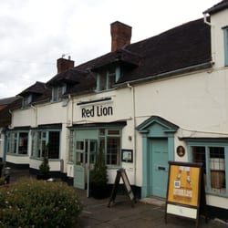 Red Lion - The front entrance of the Red Lion