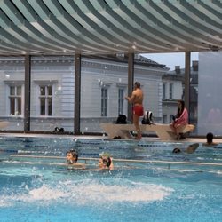 Paracelsus Hallenbad - Jumping pool and sports pool.