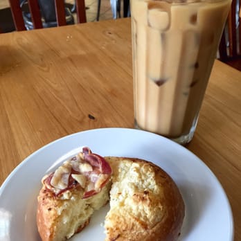 Avenue Cafe - NO FREE REFILLS & AN INEDIBLY DRY Coppa ham & cheese pastry from Gracious Cafe's bakery: $6.25. - Coffee & Tea Near Me - New Orleans, Louisiana