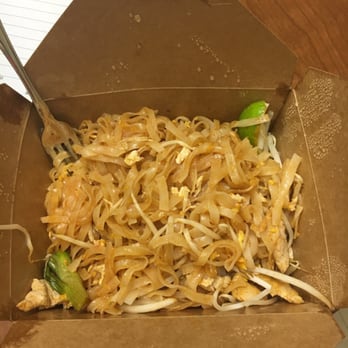 Asian Kitchen - Pad Thai with hardly any sauce and chicken - Thai Near Me - West Linn, Oregon