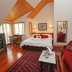 Beaujolais Boutique B&B at Thea's House - Norquay Room