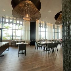 Latitude 28 - Inside