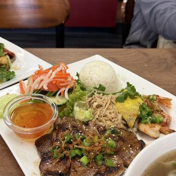 R & D Cafe - cơm đặc biệt... - Vietnamese Near Me - San Lorenzo, California