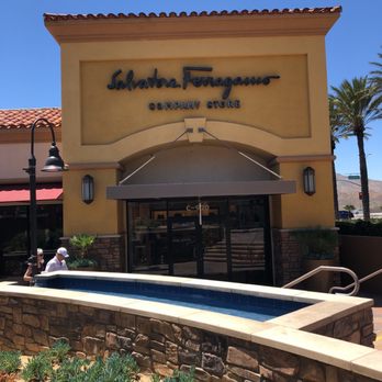 Cabazon Outlets - Outlet Stores Near Me - Cabazon, California