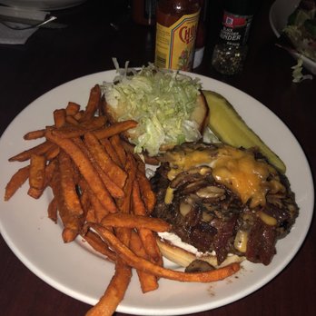 Black Walnut Café - Really Good Burger - Cafes Near Me - Katy, Texas