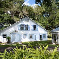 Farnsworth House - Carriage House