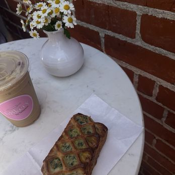 The B8kery by Selanne - spinach croissant sooo yummmmy - Bakeries Near Me The B8kery by Selanne - spinach croissant sooo yummmmy - Bakeries Near Me
