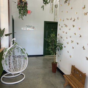 Paradise M.x - Waiting area - Ice Cream & Frozen Yogurt Near Me - INDIANAPOLIS, Indiana