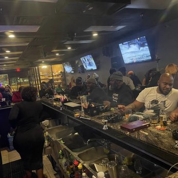 Invictus II Cigars - Typical day at the bar! - Cigar Bars Near Me - Waldorf, Maryland