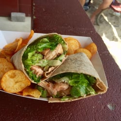 Pete & Mary's Concession - A nice buff chix wrap