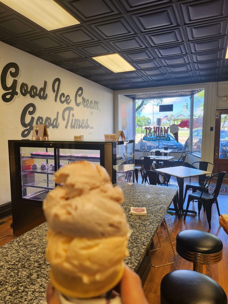 Main Street Creamery, Washington Court House Roadtrippers
