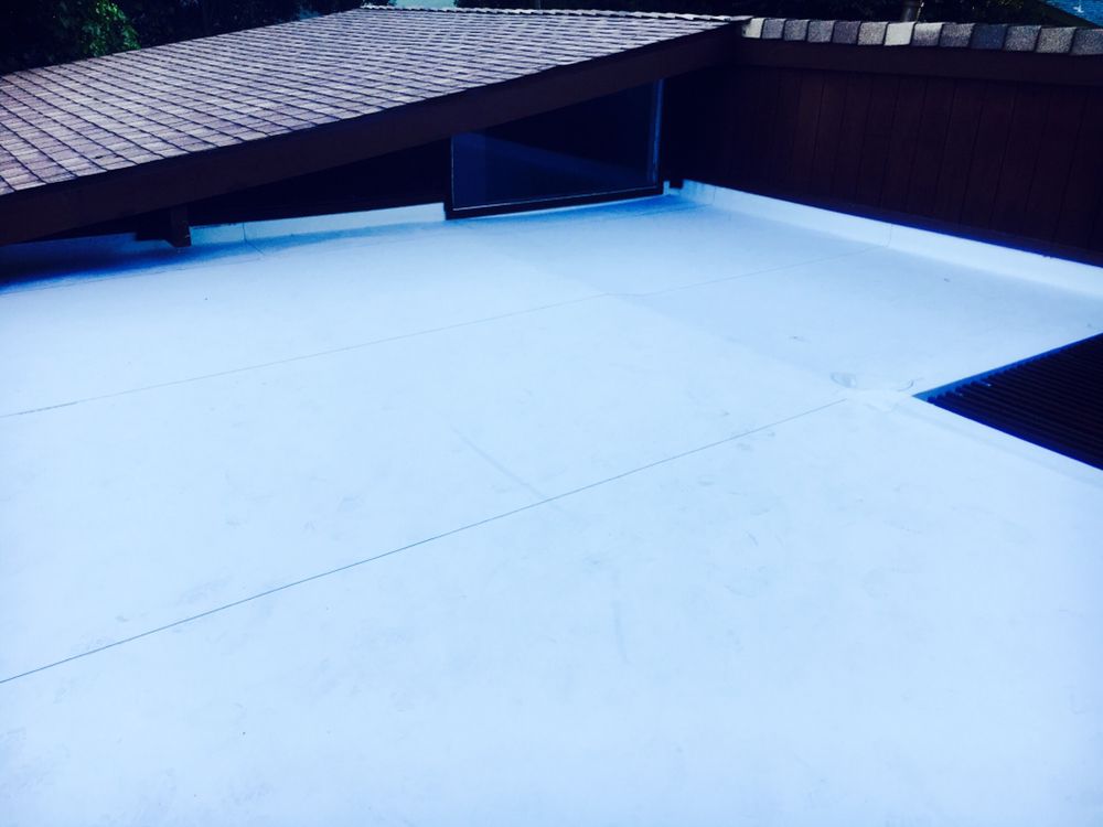 Slide of Diego Lopez Roofing