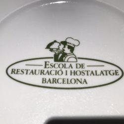 L'Escola - Logo