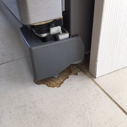 Q Home - Villa Emilie in Lorgues. Een schoonmaakkost van 225 euro betalen om een keuken in deze staat aan te treffen..