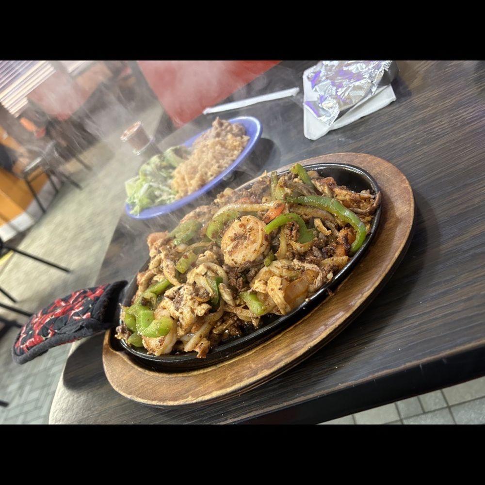 Taqueria Mixteca - Sizzling Freacking amazing fajitas. - Mexican Near Me - Dayton, Ohio Taqueria Mixteca - Sizzling Freacking amazing fajitas. - Mexican Near Me - Dayton, Ohio