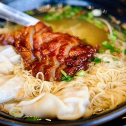 Won Ton With Chicken Noodles Soup