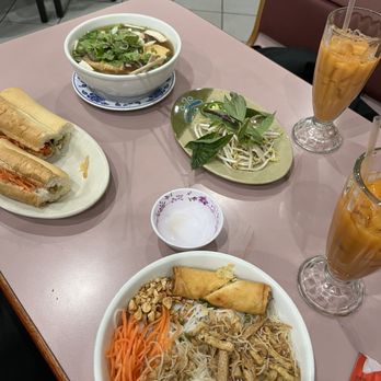 D'Vegan - Pho  Thai tea - Vietnamese Near Me - Dallas, Texas