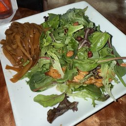 Classic Teriyaki Chicken Salad with noodles Classic Teriyaki Chicken Salad with noodles