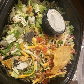Drake's - House salad - New American Near Me - Bristol, Tennessee