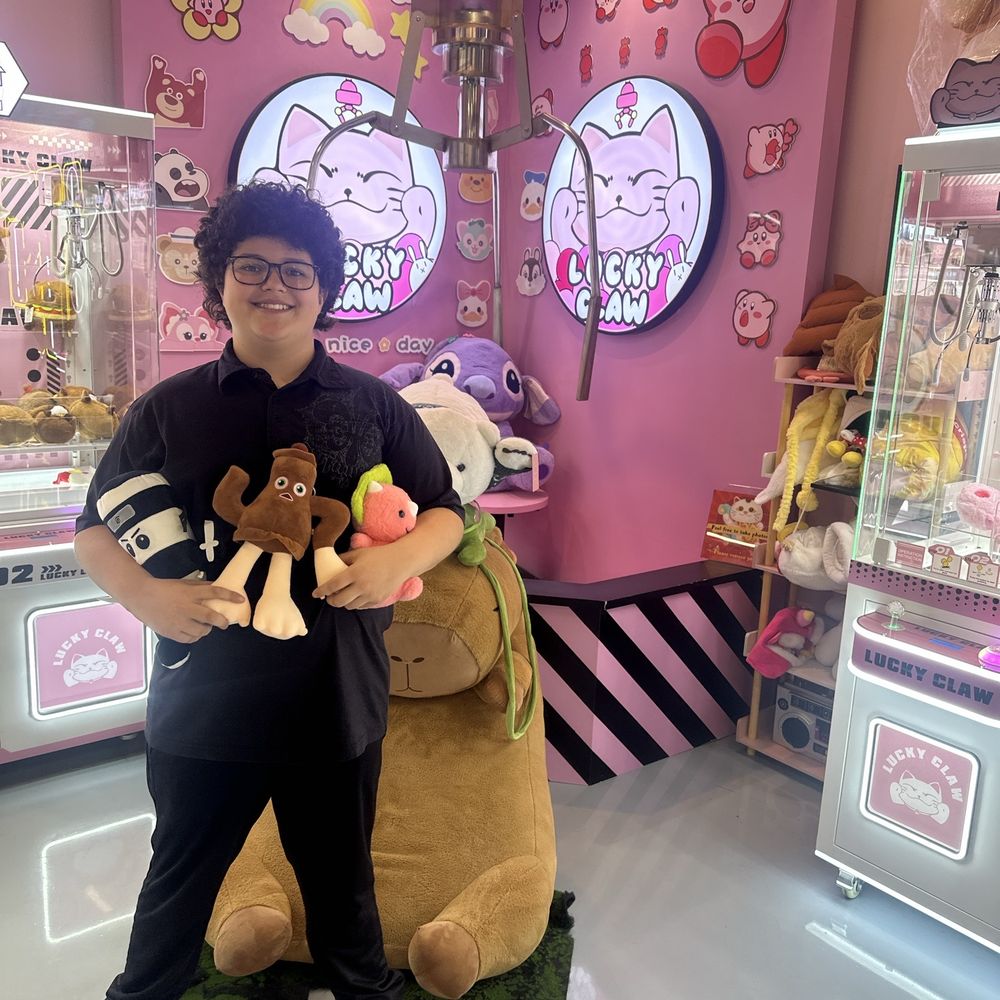 Lucky Claw - So fun!! - Arcades Near Me - Rancho Cucamonga, California