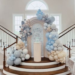 Banana Bureau - Baby Shower Balloon Arch with Floral arrangement #balloonarrangemnt