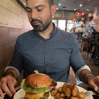 OSO Sonoma - He loved the burger - New American Near Me - Sonoma, California