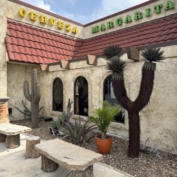Vaquero's Cafe and Cantina - Mexican Near Me - Austin, Texas