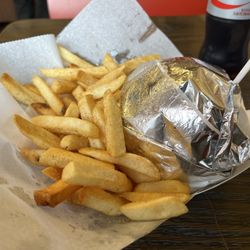 Rooster's BBQ Deli - Large Barbecue Sandwich Basket