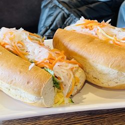 Pho6 - Crispy fish banh mi