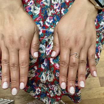Eddie's Nails - Gel nails with leaf design - Nail Technicians Near Me - Portland, Maine Eddie's Nails - Gel nails with leaf design - Nail Technicians Near Me - Portland, Maine