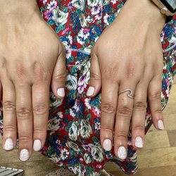 Eddie's Nails - Gel nails with leaf design