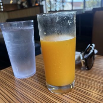 Blue Plate - Fresh OJ - American Near Me - Petaluma, California