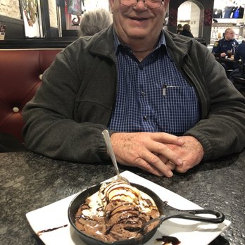Dom's Diner - Diners Near Me - Flint, Michigan
