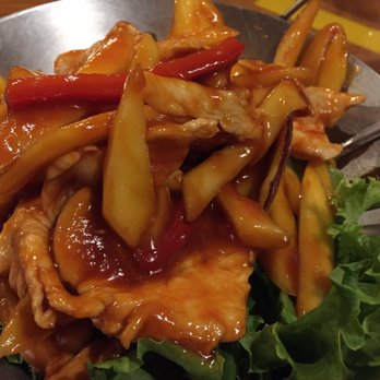 Banana Leaf - Mango chicken - Malaysian Near Me - Philadelphia, Pennsylvania