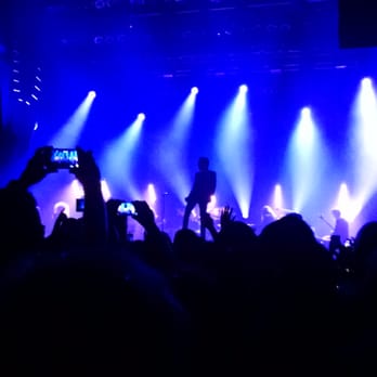 Terminal 5 - Brandon Flowers working the crowd - Music Venues Near Me - New York, New York