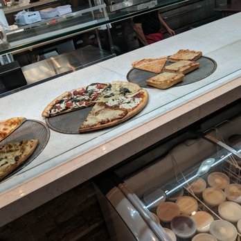 Cannoli Kitchen Pizza - Pizza Near Me - Boca Raton, Florida