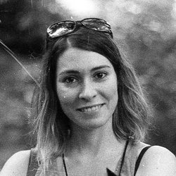 Le Chat Noir Language - Marine (owner) and her cat Lucifer