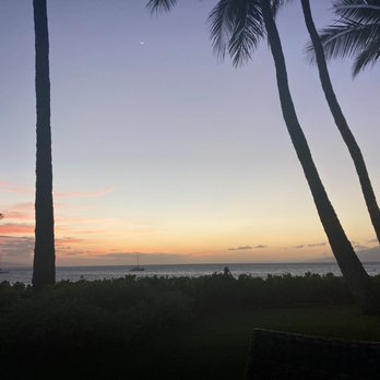 Castaway Cafe - Outside view from patio - American Near Me - Lahaina, Hawaii