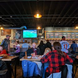 Froth Brewing Co. - Bar seating