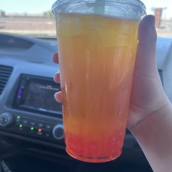 BoSa Donuts - Peach Refreshing Flavor Iced Tea 24 oz - Donuts Near Me - Maricopa, Arizona