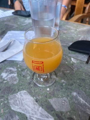 Latona Pub by null