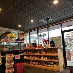 Lazic Deli - Inside
