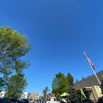 Bill's Cafe - Outdoor dining is very nice - Breakfast & Brunch Near Me - Fremont, California