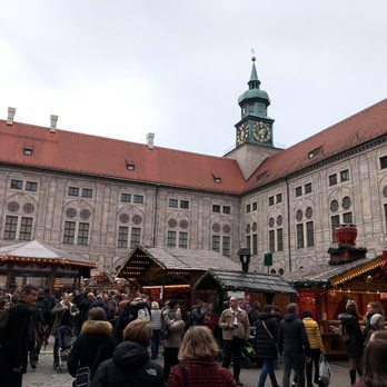 Weihnachtsdorf der Residenz - Stalls at Weihnachtsdorf der Residenz - Christmas Markets Near Me - Munich, BY