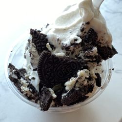 Vegout LV - Vegan soft serve with Oreos