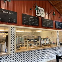 Apple Ridge Farms - Bake shop