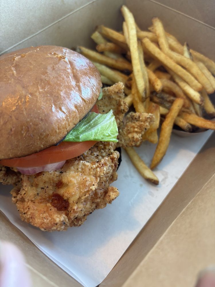 Q's Chicken Shack Image
