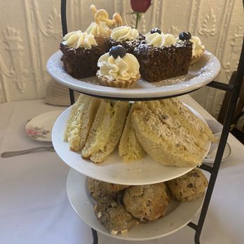Chat Noir - Tea service for three - Tea Rooms Near Me - Rockville Centre, New York Chat Noir - Tea service for three - Tea Rooms Near Me - Rockville Centre, New York